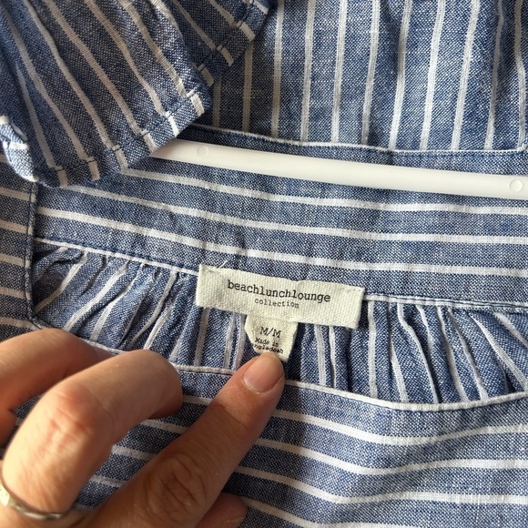BEACHLUNCHLOUNGE Coastal Scandi
Stripe Linen Cotton Sleeve w Ruffle Cuff
Top (M) - Picture 7 of 10